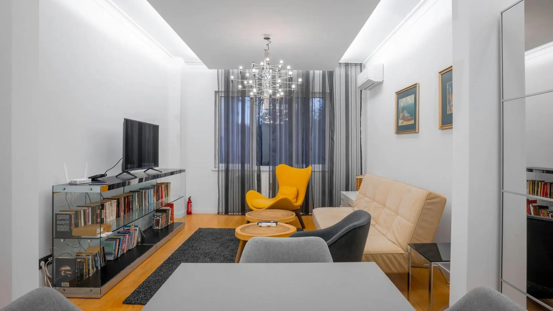 Central Luxurious 2 Bd Flat Near Ndk Sofia